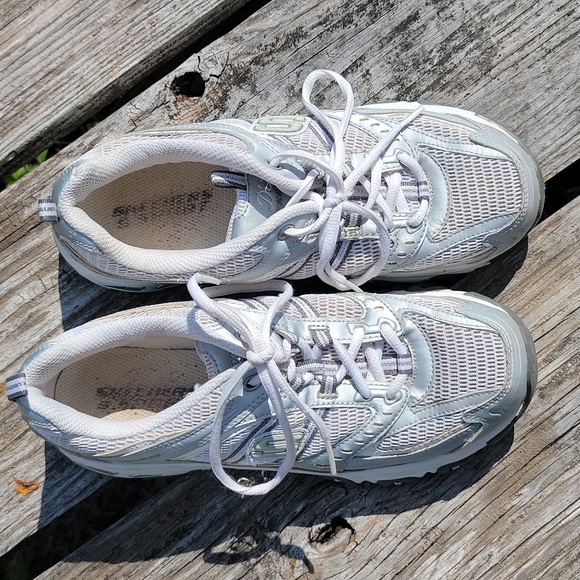 Sketchers D'lites sports shoes 11562 size 8.5 womens - Picture 3 of 7